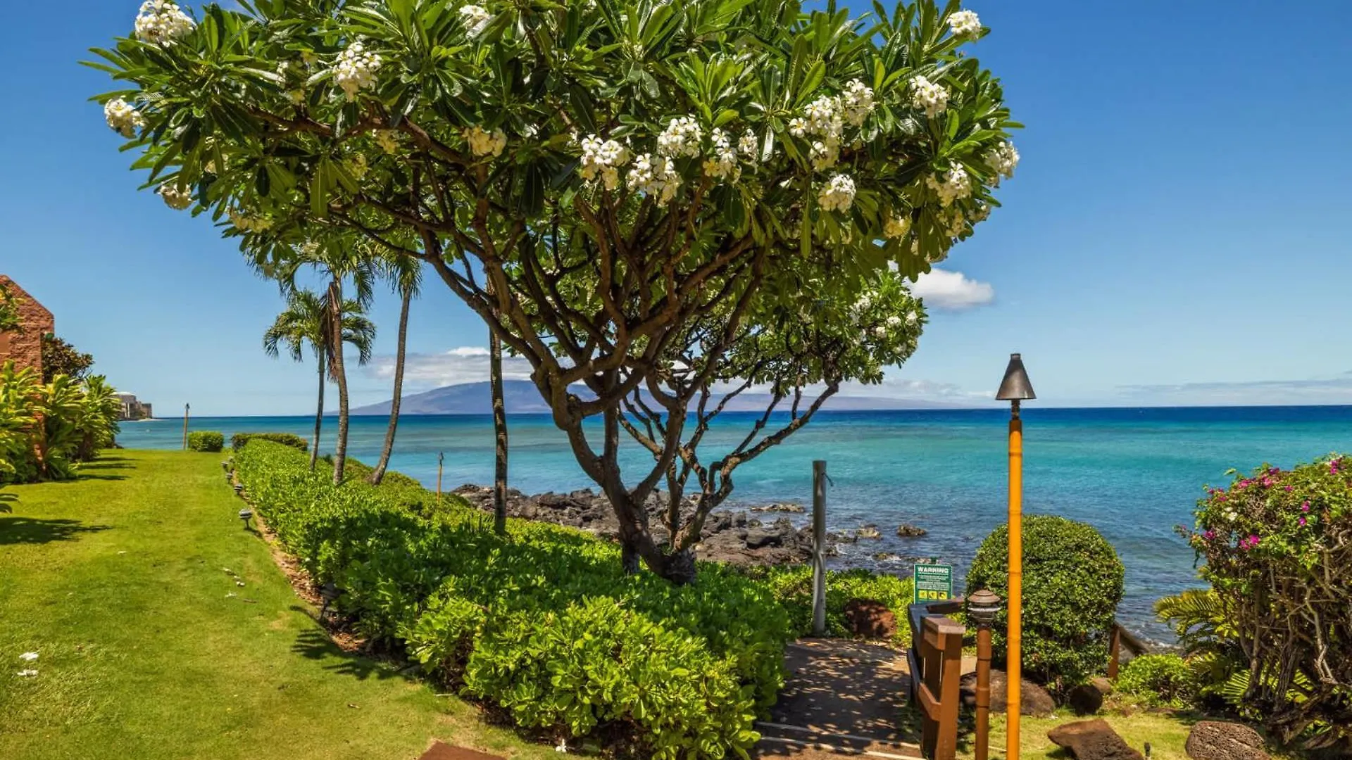 Kuleana Club #402 Oceanfront 1Bedroom 1 Bathroom - Gated Kahana 0*,
